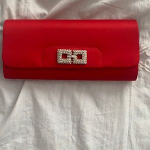 Women’s red dress bag